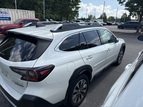 Used 2023 Subaru Outback Touring XT AWD/4WD image 6