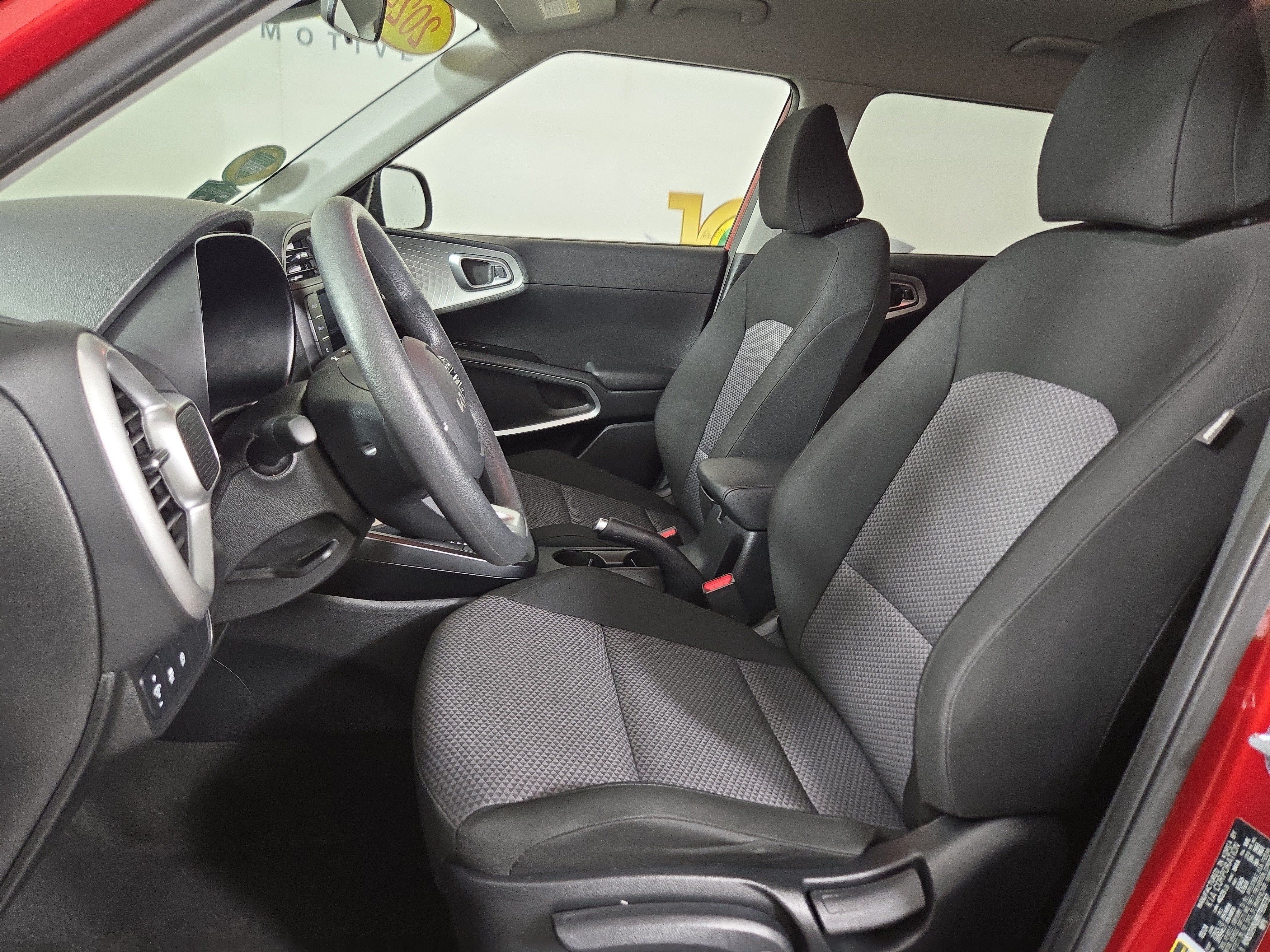 Used 2024 Kia Soul LX w/ Option Group 015 FWD image 12