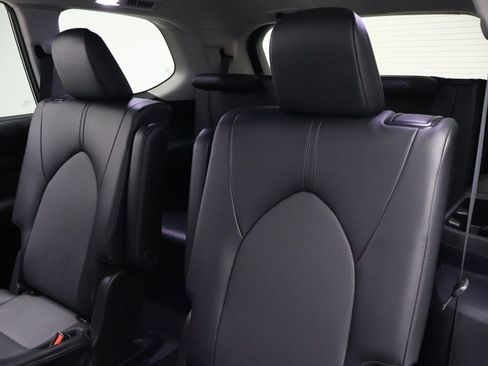 Certified 2025 Toyota Grand Highlander FWD image 18