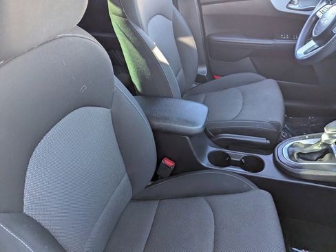 Used 2022 Kia Forte LXS image 11