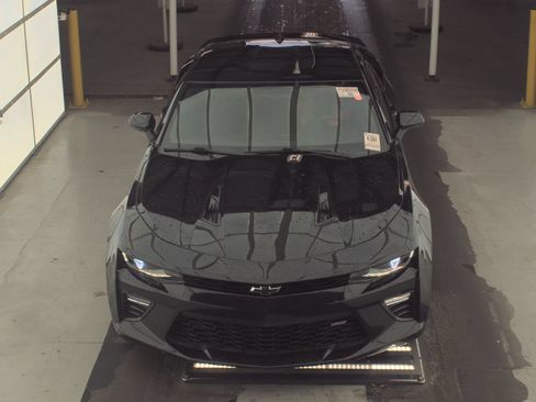 Used 2018 Chevrolet Camaro SS RWD image 2