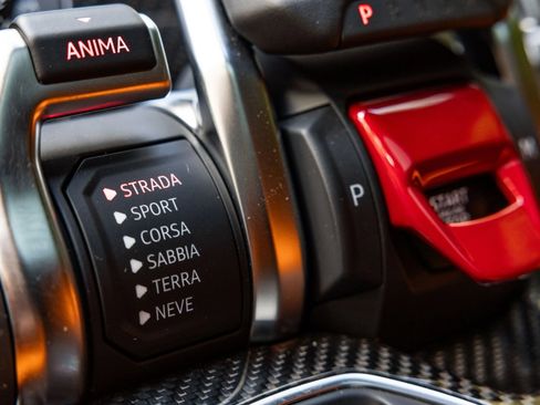 Used 2022 Lamborghini Urus image 18