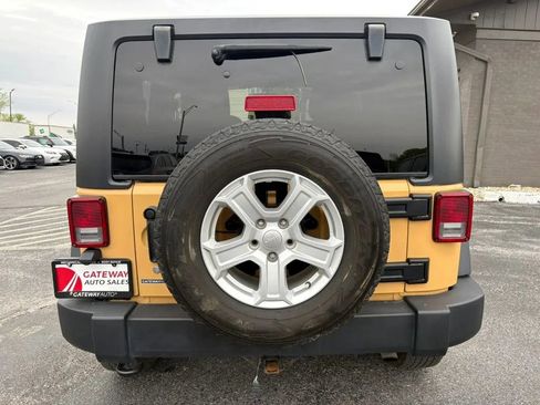 Used 2013 Jeep Wrangler Sport AWD/4WD image 4