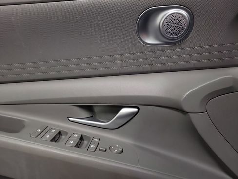 Used 2023 Hyundai Elantra SE image 19