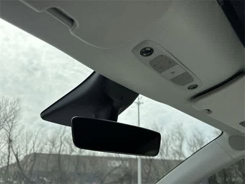 Used 2021 Tesla Model Y Long Range image 27