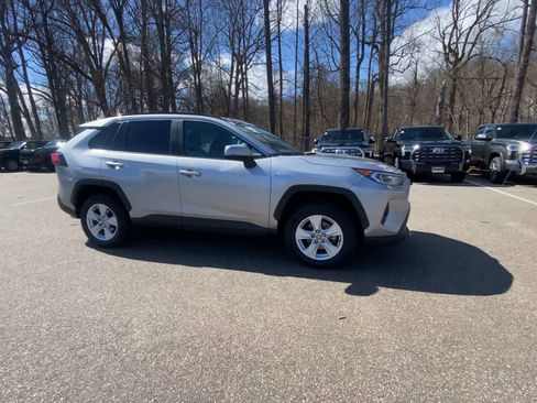 Used 2021 Toyota RAV4 XLE w/ Convenience Package image 6