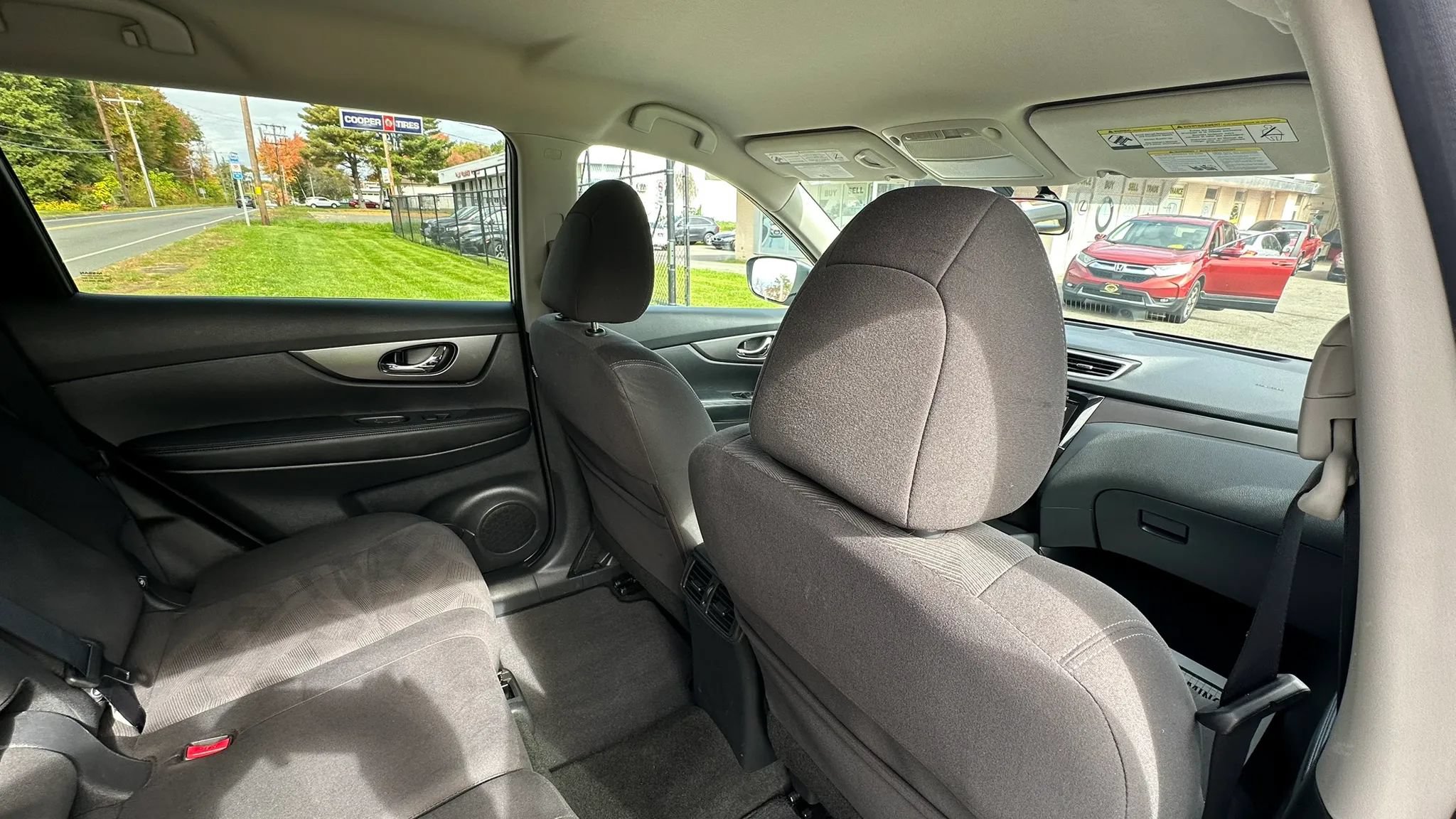 Used 2016 Nissan Rogue SV AWD/4WD image 32