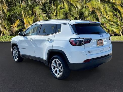 Used 2025 Jeep Compass Latitude AWD/4WD image 8
