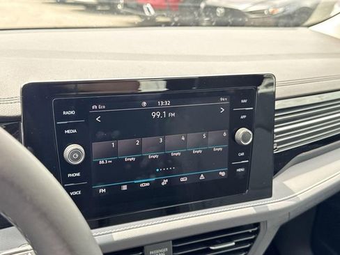 New 2025 Volkswagen Jetta SEL image 18