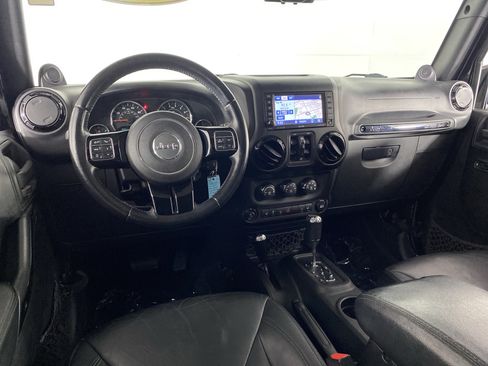 Used 2014 Jeep Wrangler Unlimited Sahara AWD/4WD image 31