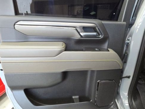 Used 2024 Chevrolet Silverado 2500 ZR2 w/ Technology Package image 49