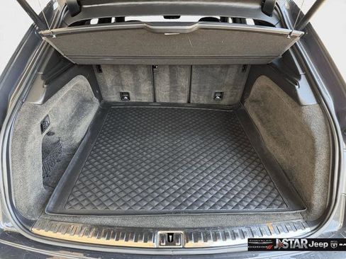 Used 2020 Bentley Bentayga AWD/4WD image 33