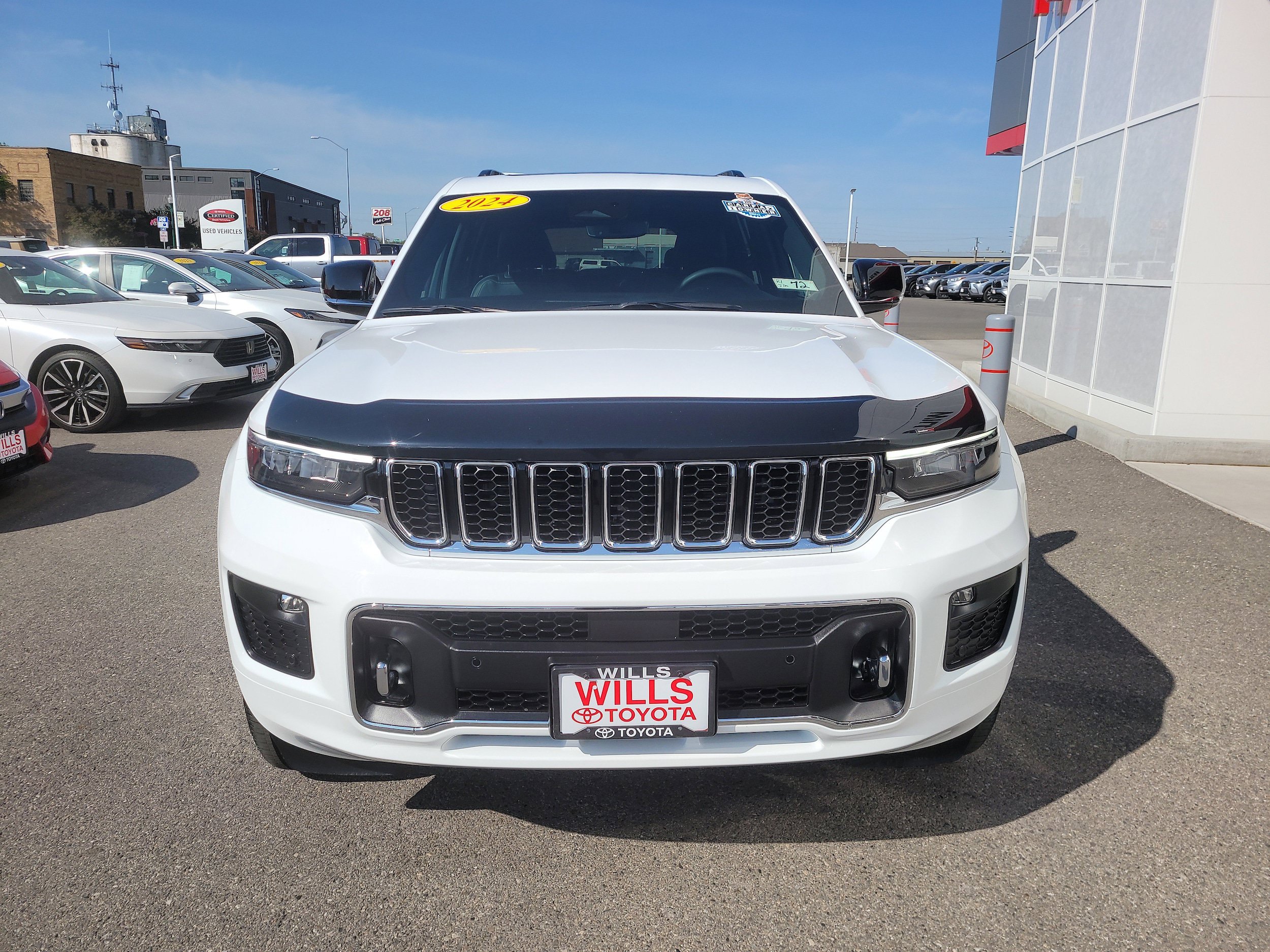 Used 2024 Jeep Grand Cherokee L Overland w/ Trailer Tow Package AWD/4WD image 6
