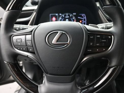 Used 2019 Lexus ES 350 w/ Premium Package FWD image 14