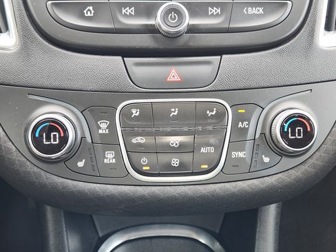 Used 2019 Chevrolet Malibu LT image 19