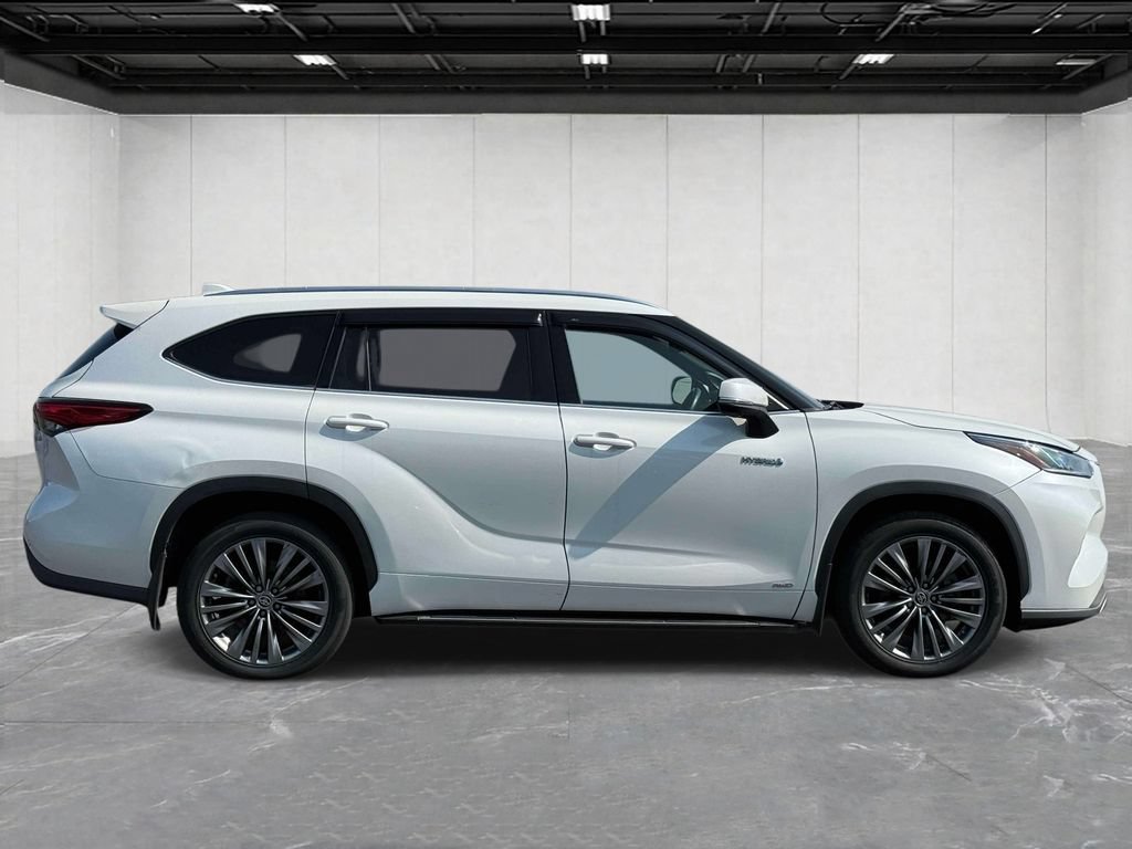 Used 2021 Toyota Highlander Platinum AWD/4WD image 4