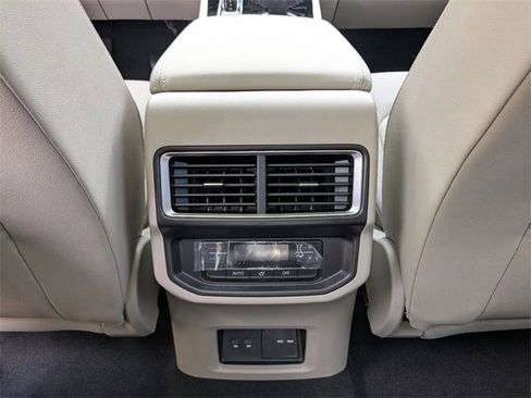 New 2026 Volkswagen Atlas SE image 15