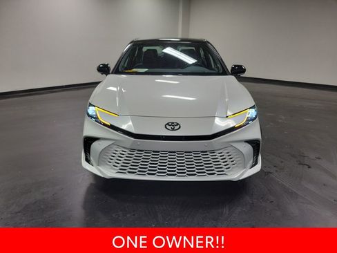 Used 2025 Toyota Camry XSE w/ Premium Plus Package AWD/4WD image 3
