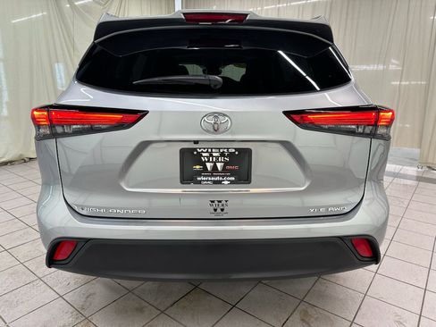 Used 2023 Toyota Highlander XLE AWD/4WD image 6