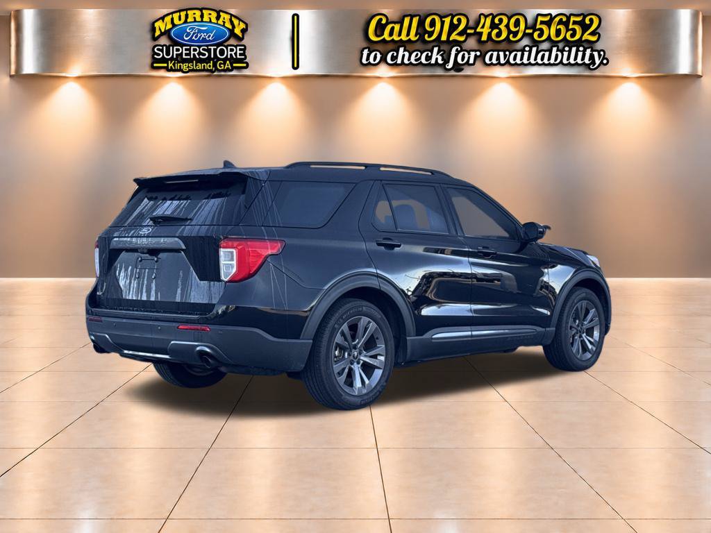 Used 2023 Ford Explorer XLT w/ Equipment Group 202A RWD image 4