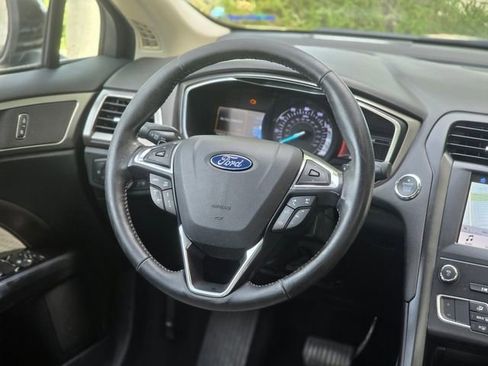Used 2019 Ford Fusion SE w/ Equipment Group 151A image 31