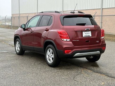 Certified 2022 Chevrolet Trax LT w/ Driver Confidence Package image 3