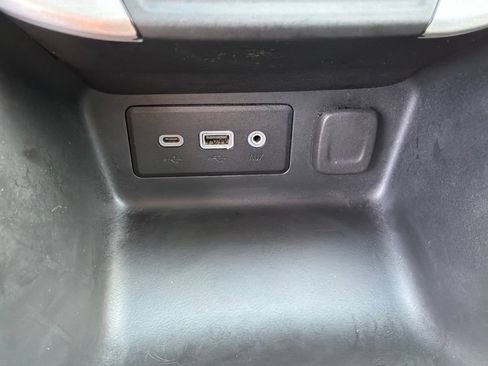 Used 2024 GMC Terrain SLE AWD/4WD image 18