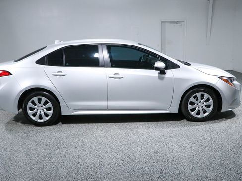 Used 2023 Toyota Corolla LE FWD image 6