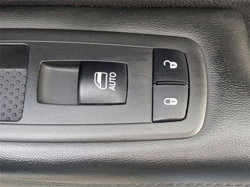 Used 2018 Dodge Durango GT image 35