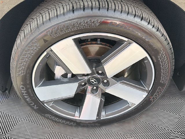 Used 2025 Hyundai Santa Fe Calligraphy AWD/4WD image 34