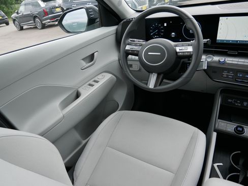 Certified 2024 Hyundai Kona SEL w/ Convenience Package FWD image 9