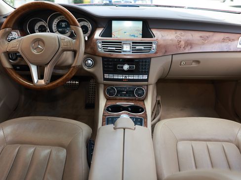 Used 2014 Mercedes-Benz CLS 550 4MATIC w/ Premium 1 Package image 2
