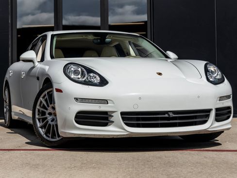 Used 2016 Porsche Panamera Edition image 6