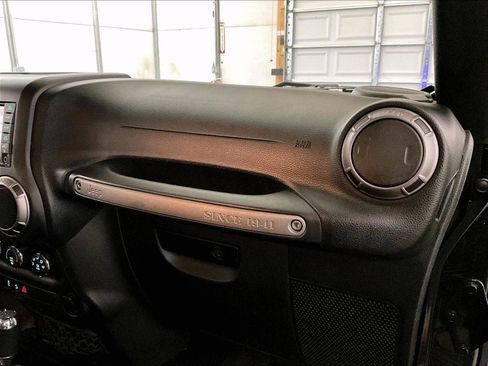 Used 2018 Jeep Wrangler Sport AWD/4WD image 15
