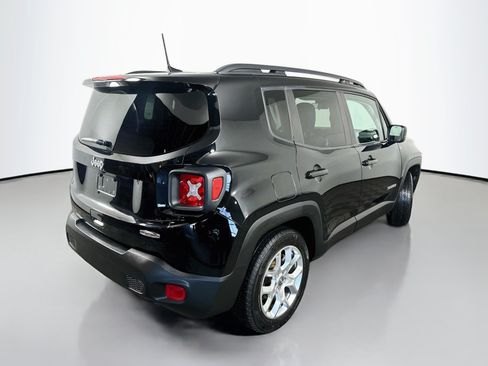Used 2018 Jeep Renegade Latitude w/ UConnect 8.4 Nav Group FWD image 7
