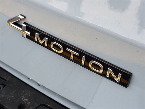 New 2025 Volkswagen Taos SE image 12