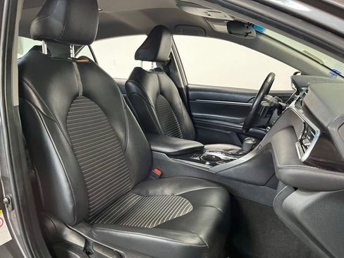 Used 2018 Toyota Camry SE FWD image 10