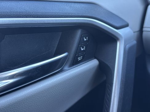 Used 2021 Toyota RAV4 XLE Premium image 28