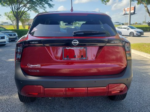 Certified 2025 Nissan Kicks SV FWD image 7