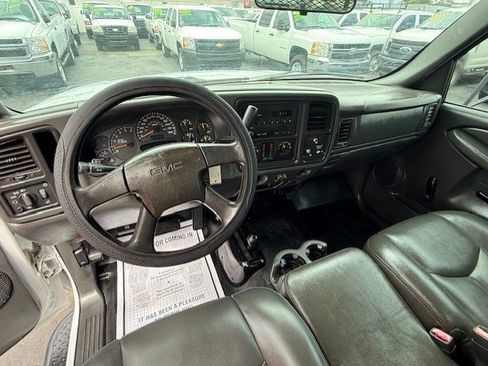 Used 2005 GMC Sierra 3500 W/T w/ Skid Plate Package image 15