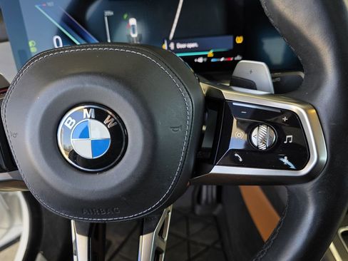 Used 2023 BMW 740i image 27