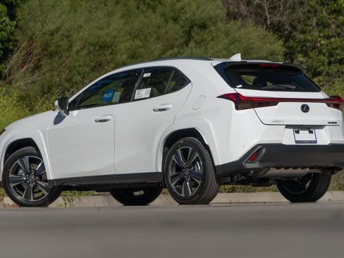 New 2026 Lexus UX 300h FWD image 2