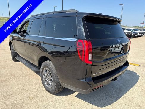 Used 2025 Ford Expedition Active RWD image 8