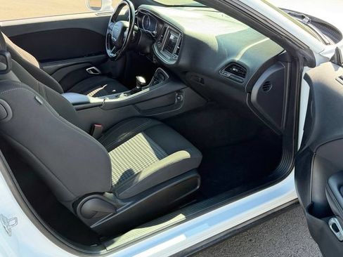 Used 2022 Dodge Challenger SXT RWD image 24