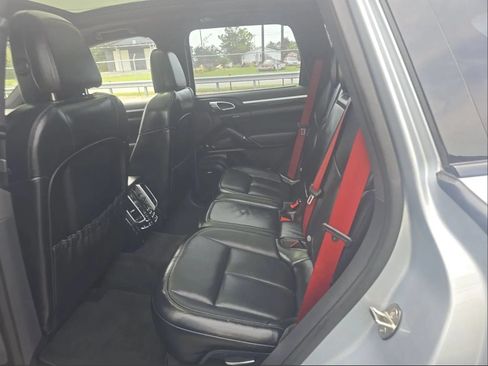 Used 2018 Porsche Cayenne S AWD/4WD image 9