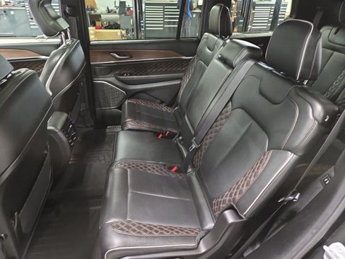 Used 2023 Jeep Grand Cherokee L Summit w/ Advanced Protech Group IV AWD/4WD image 22