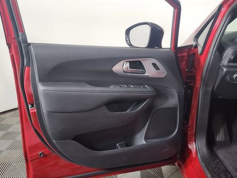New 2026 Chrysler Pacifica Limited w/ S Appearance Package image 13