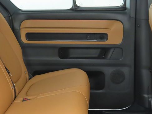 New 2025 Volkswagen ID. Buzz Pro S image 28