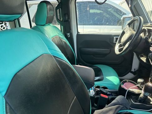 Used 2019 Jeep Wrangler Unlimited Sport S image 3