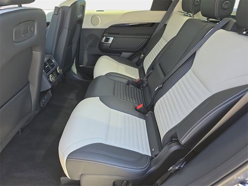 Certified 2025 Land Rover Discovery S image 16